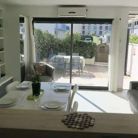 Sol-y-days California, Superbe Renove En Rdc Avec Parking, Belle Terrasse Ombragee, A 200m De La *
