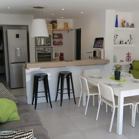 Sol-y-days California, Superbe Renove En Rdc Avec Parking, Belle Terrasse Ombragee, A 200m De La * Le Grau-du-Roi