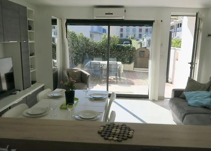 Sol-y-days California, Superbe Renove En Rdc Avec Parking, Belle Terrasse Ombragee, A 200m De La *